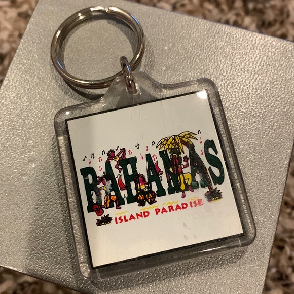 Bahamas Keychain - Picture 2 of 2